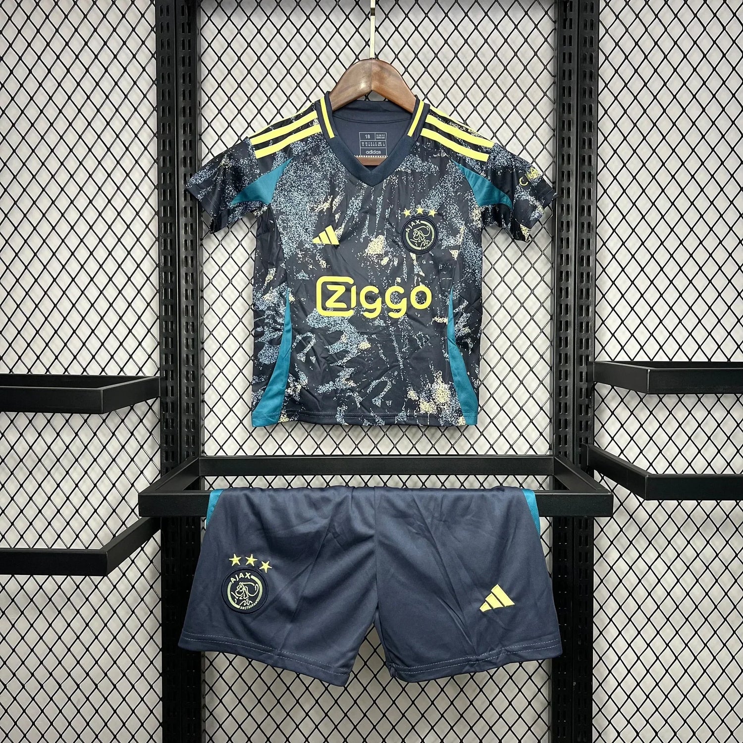 Ensemble enfant Ajax Amsterdam 2025